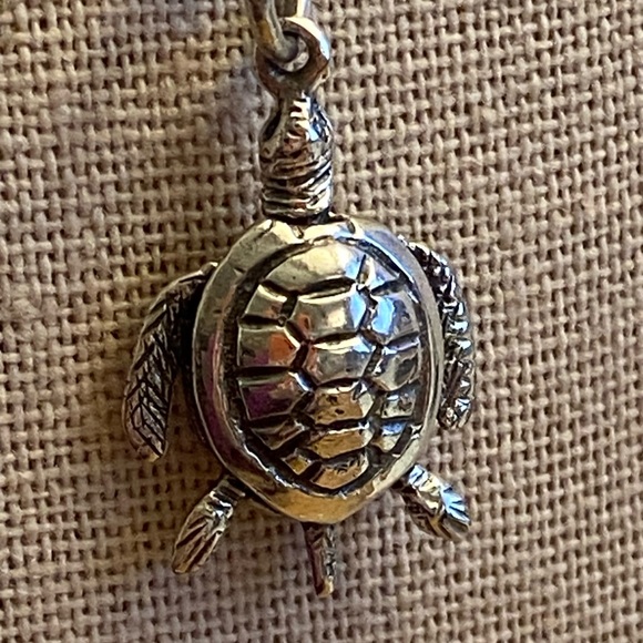 Adorable turtle or tortoise 925 Sterling silver pendant - Picture 2 of 9